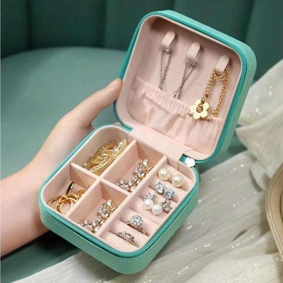 Portable Leather Jewelry Box - New with tag - Picture 4 of 10